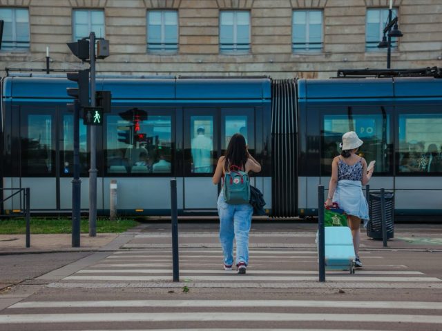 Guide pour optimiser son budget déplacements et abonnements
