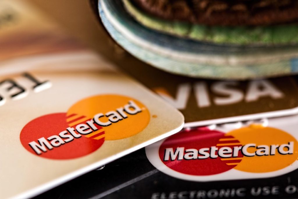Comparatif banques pour expatriation et virements internationaux