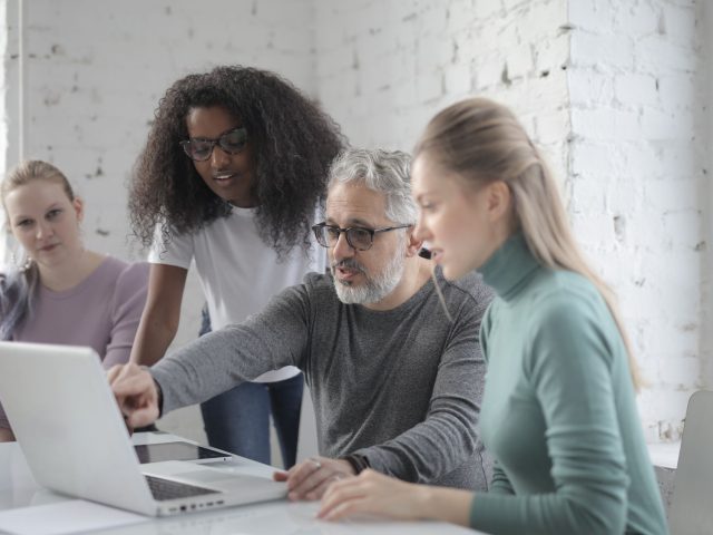 Comparatif : Visa de travail temporaire vs permanent