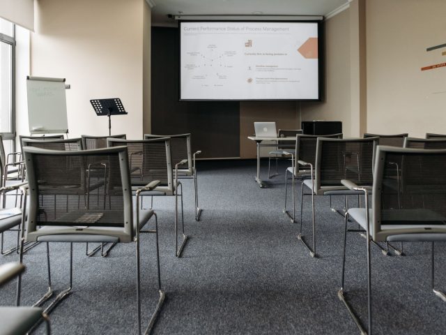 Gérer les délais d’attente pour le recrutement international