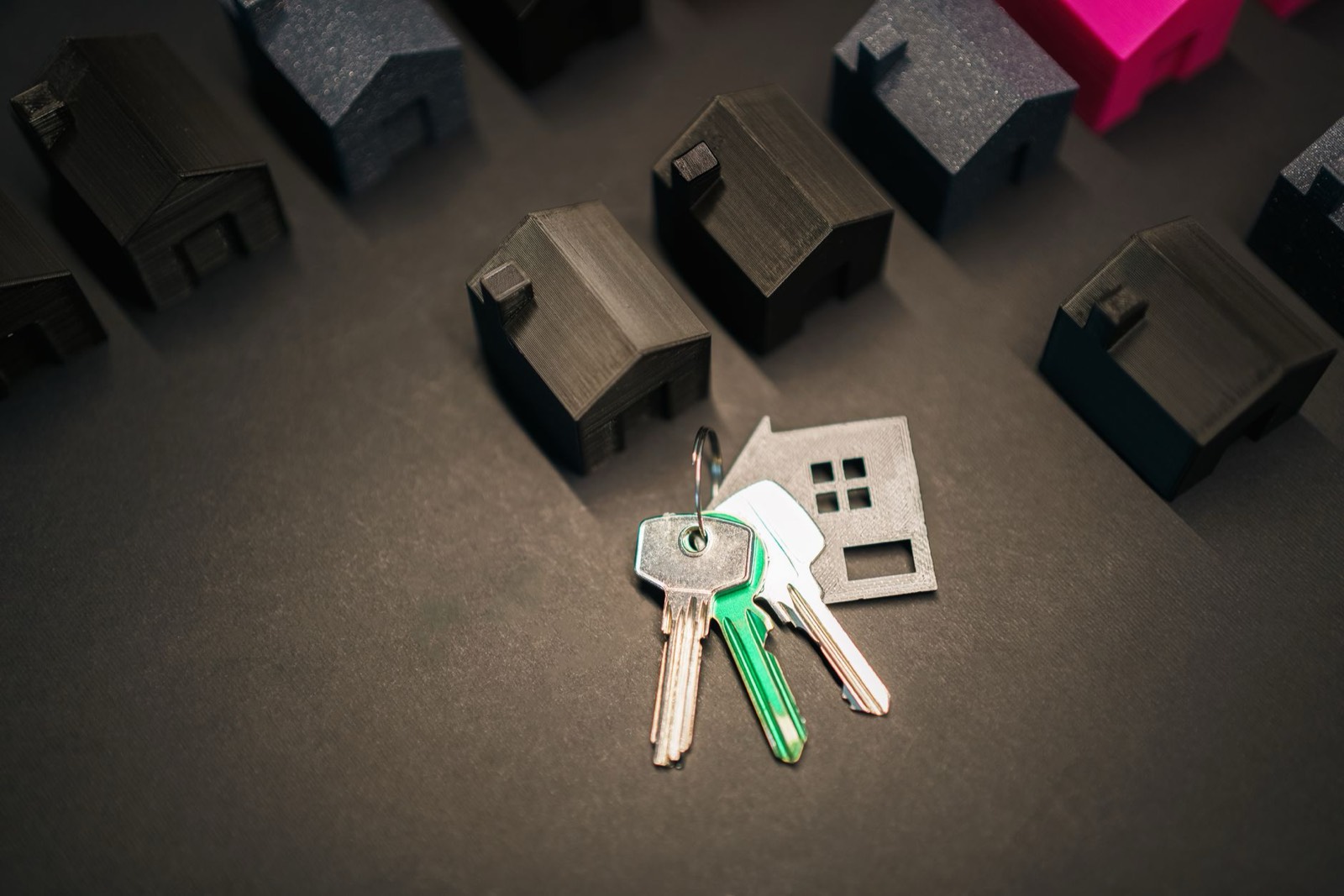 Remise des clés d'un appartement après signature d'un contrat d'achat immobilier
