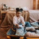 Jeune fille au pair en France : conditions, logement et argent de poch