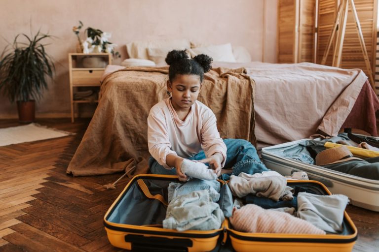 Jeune fille au pair en France : conditions, logement et argent de poch