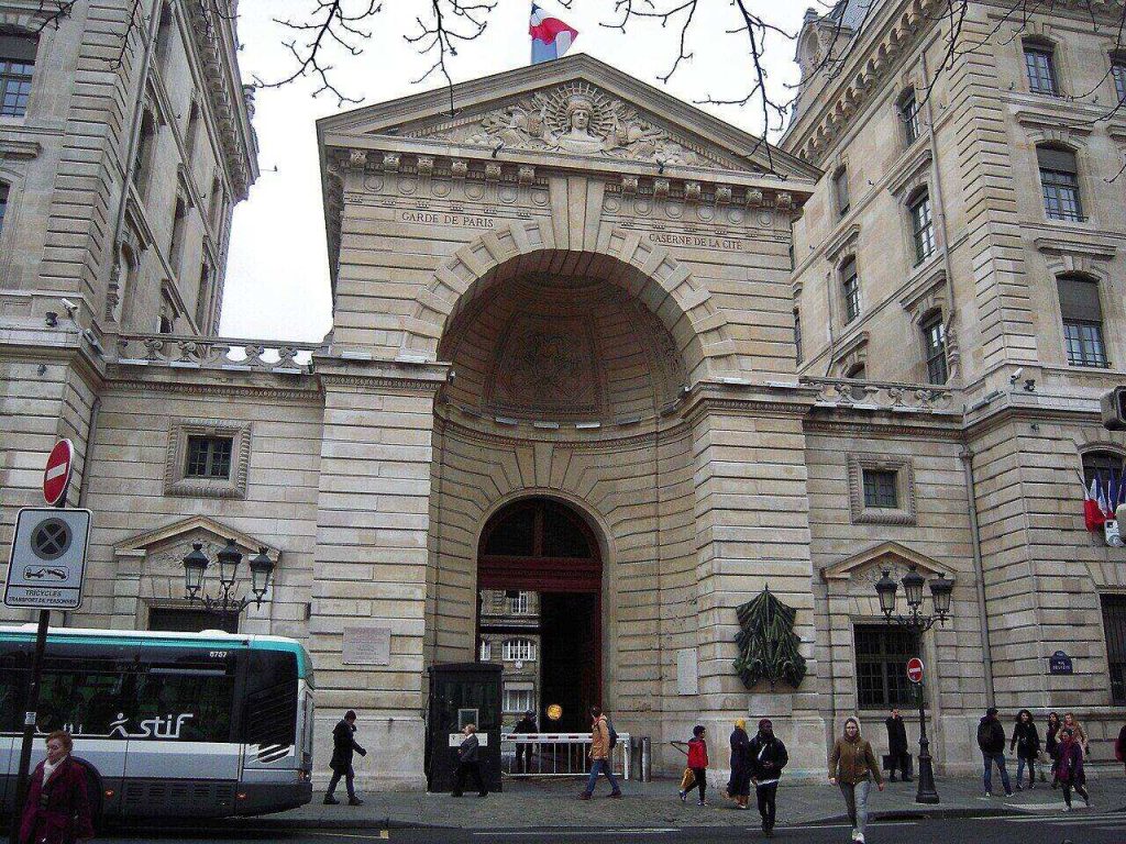 Une OQTF remet en question la sécurité des titres de séjour en France